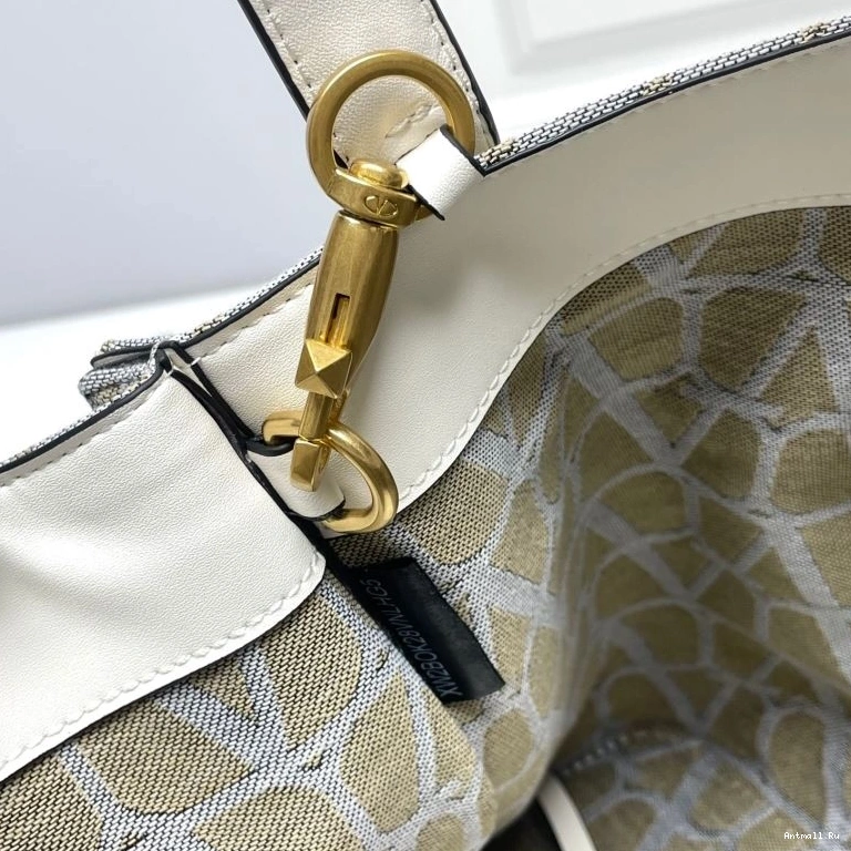 86805 Valentino EasyMatch Shopping Bags 0718